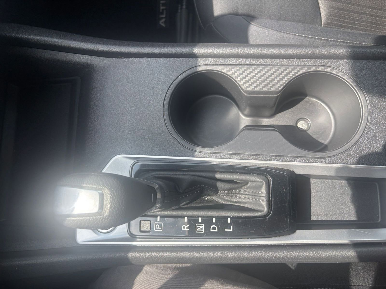 Used 2025 Nissan Altima 2.5 SV FWD image 40