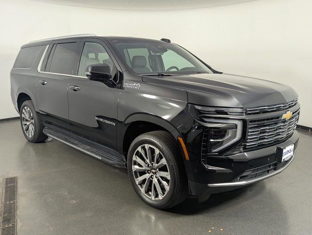 Used 2025 Chevrolet Suburban High Country w/ Sun And Tow Package AWD/4WD image 2
