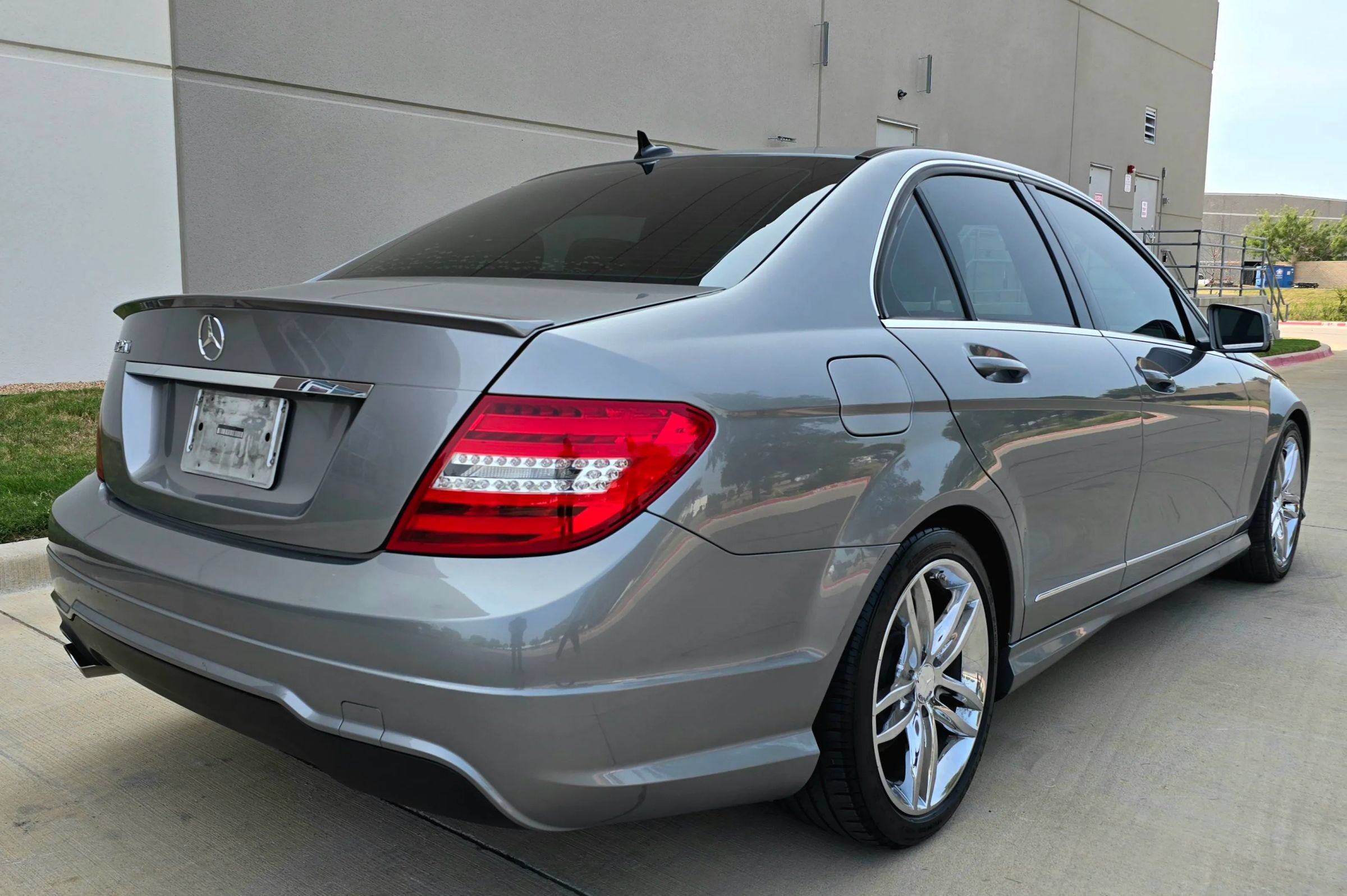 Used 2013 Mercedes-Benz C 250 Sedan image 7
