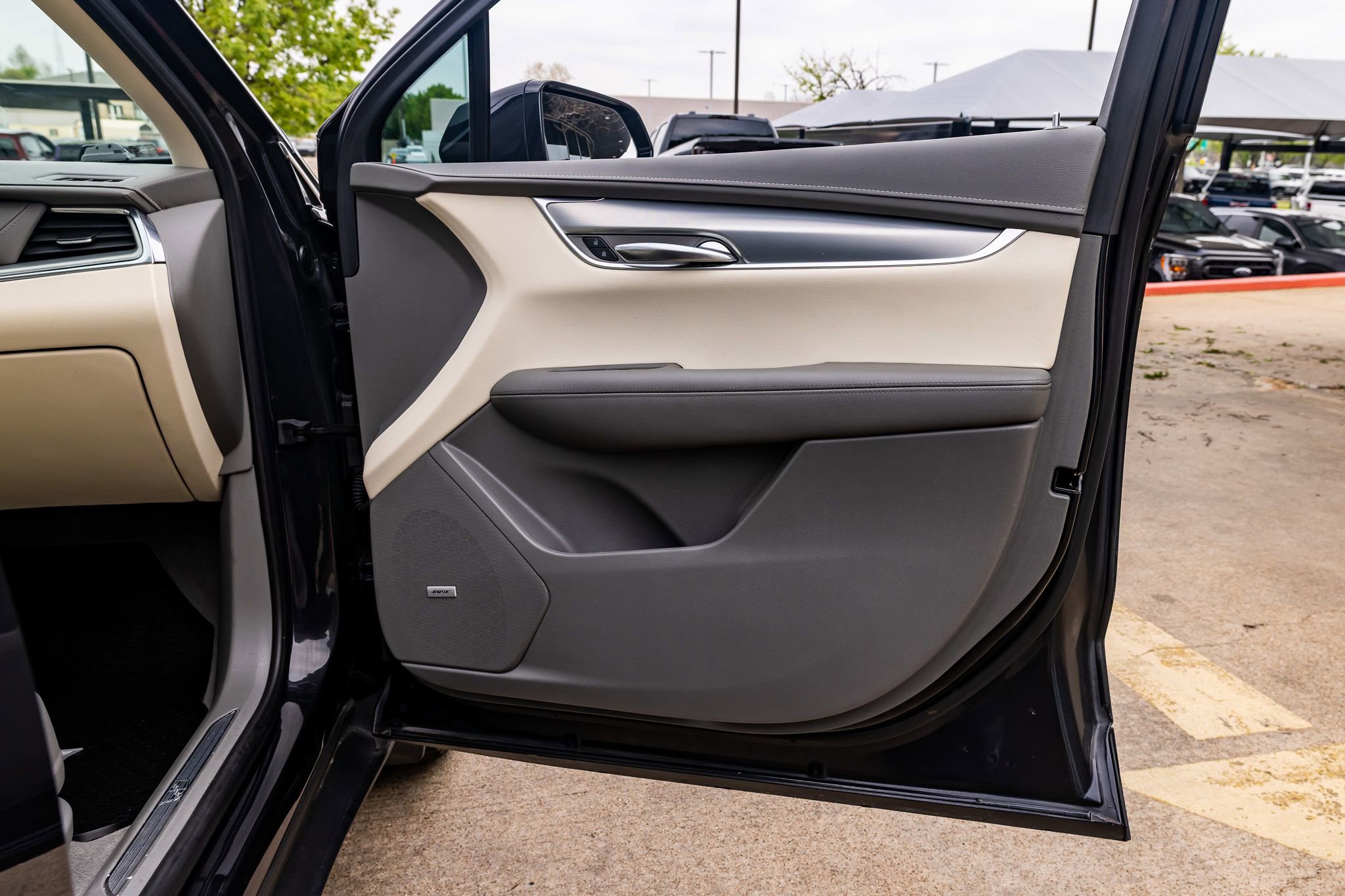 Used 2020 Cadillac XT5 Premium Luxury w/ LPO, Floor Liner Package image 32