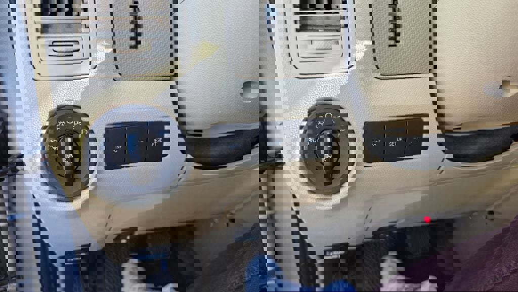 Used 2010 Ford Escape XLT image 26