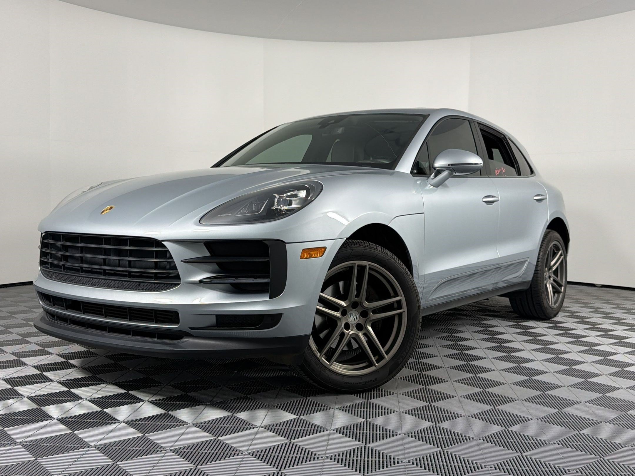 Used 2019 Porsche Macan AWD/4WD video 1