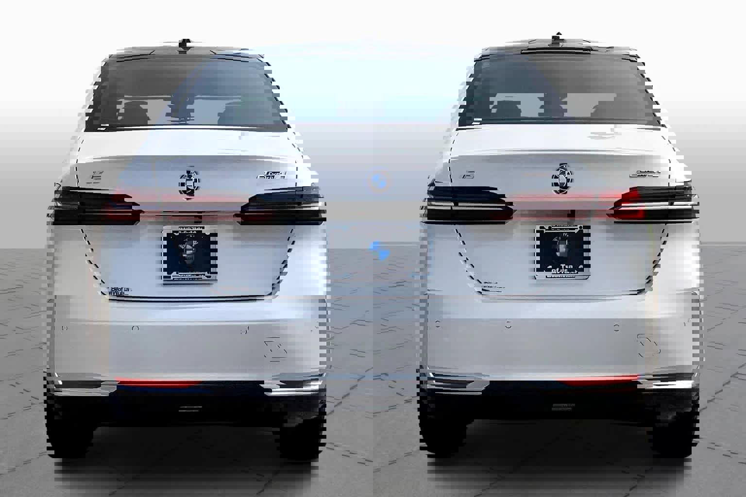 New 2024 BMW i5 eDrive40i w/ Premium Package image 4