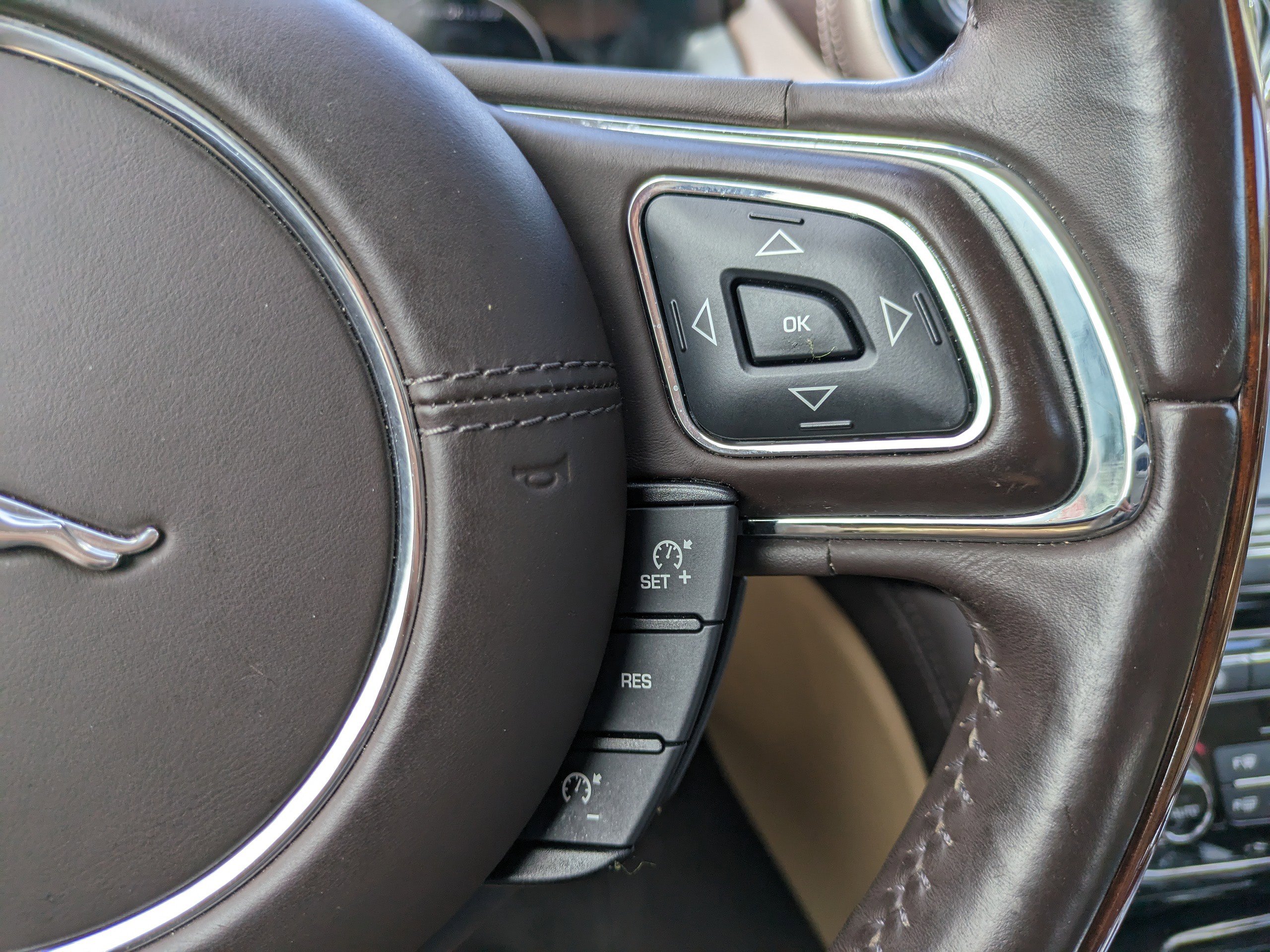 Used 2017 Jaguar XJ R-Sport image 26