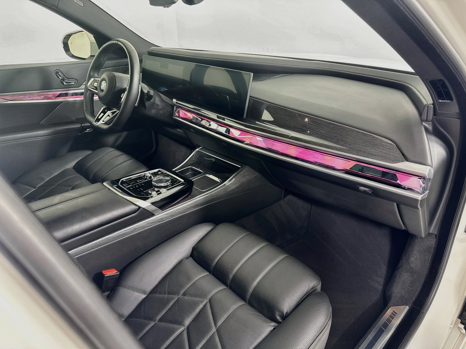 Used 2026 BMW 740i RWD image 28