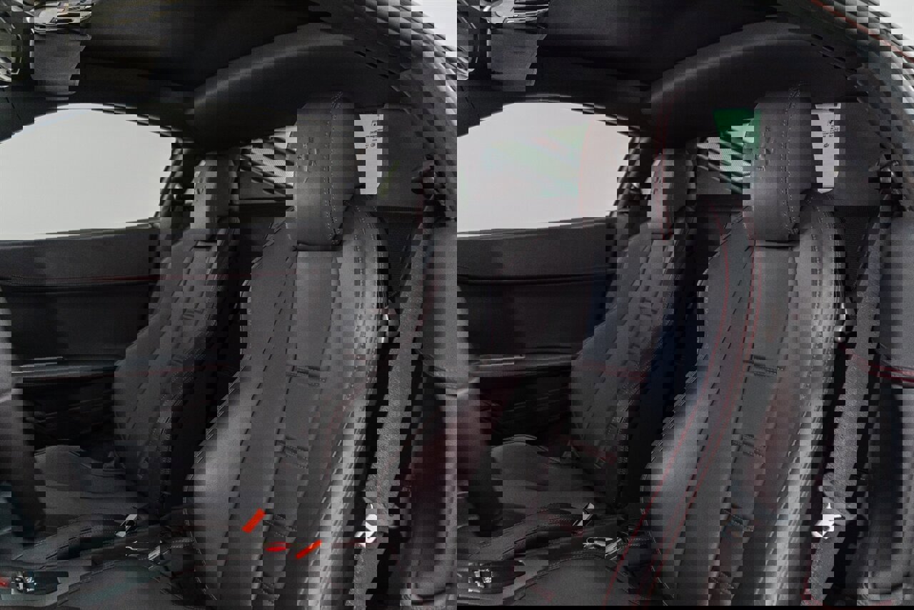 Used 2011 Ferrari 458 Italia Coupe RWD image 21