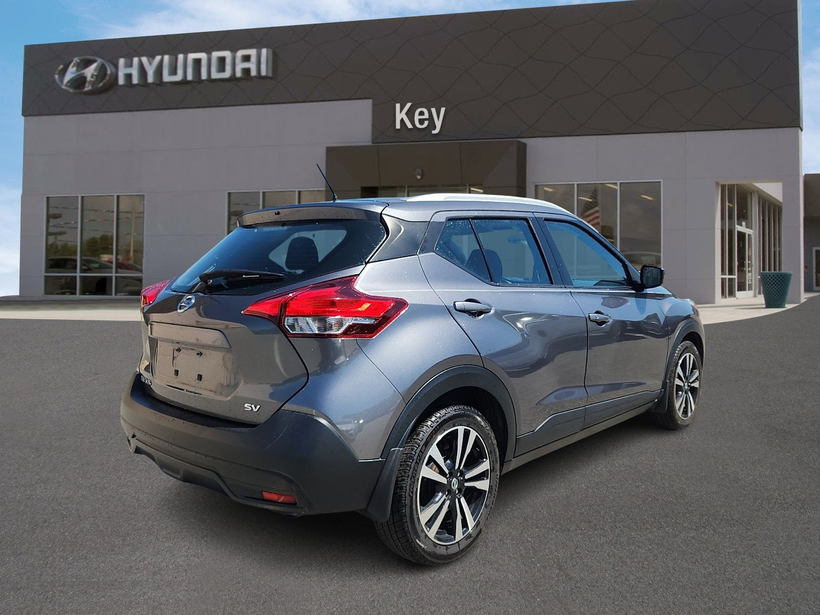Used 2018 Nissan Kicks SV FWD image 4