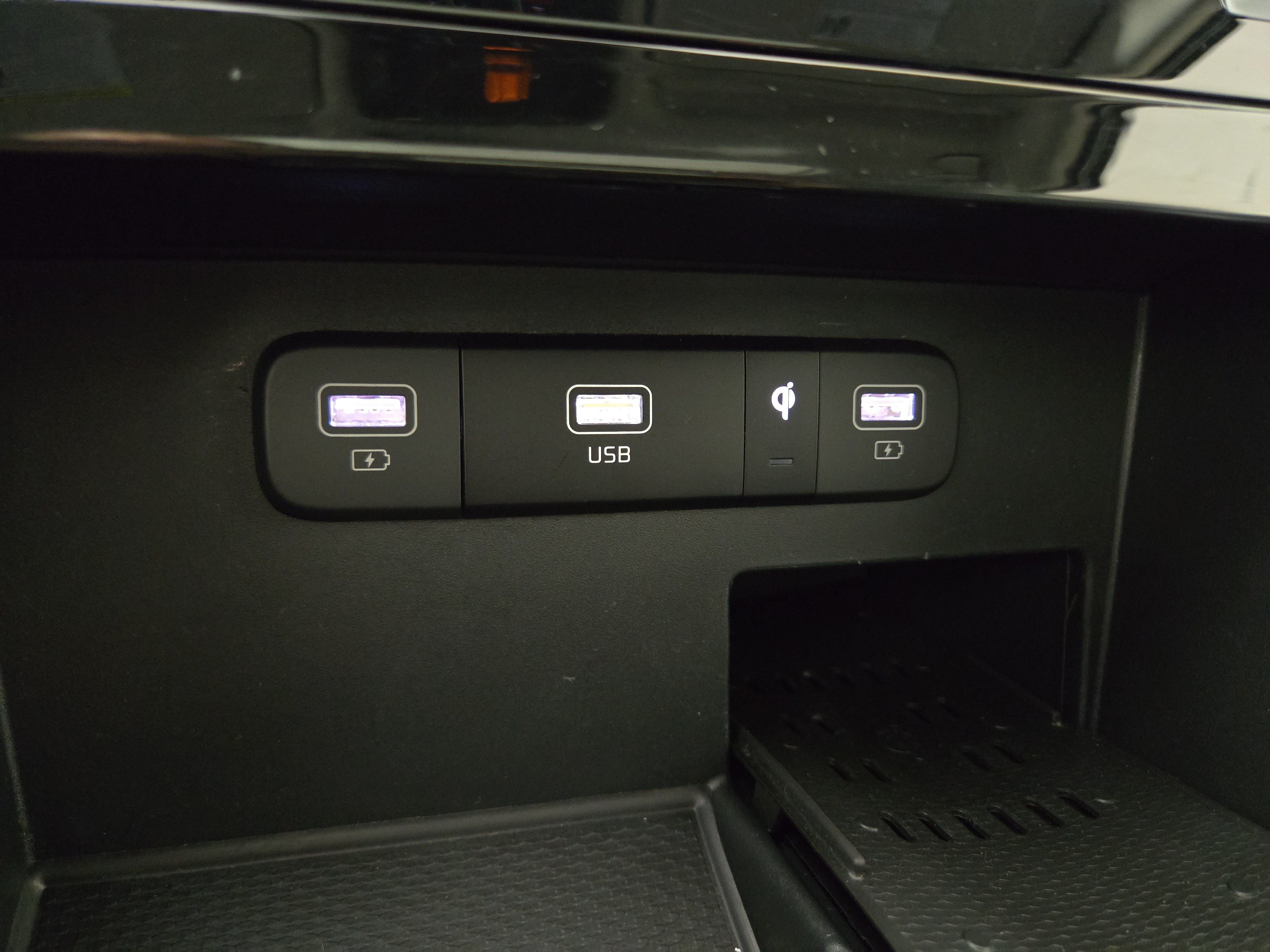 Used 2024 Kia Carnival SX Prestige FWD image 31