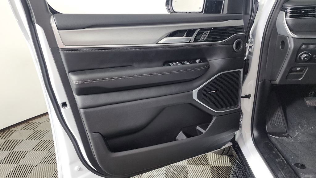 New 2025 Jeep Wagoneer Series II image 13