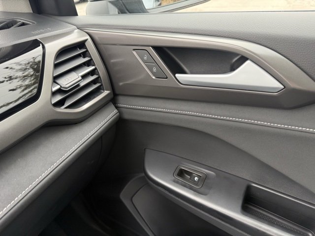 New 2026 Volkswagen Taos SE image 19