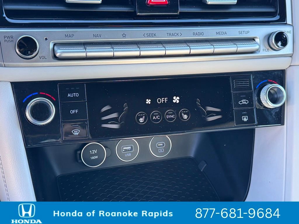 Used 2024 Genesis G70 2.5T image 18