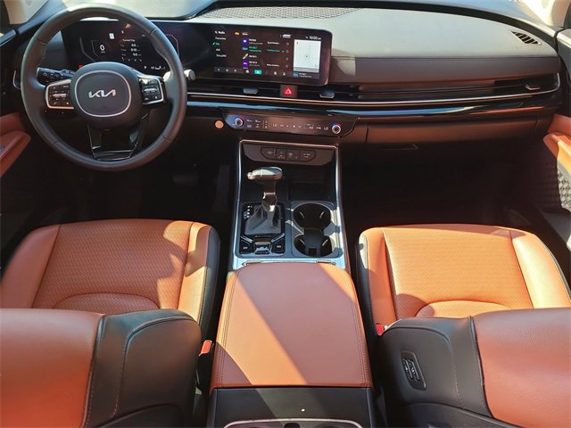 Used 2025 Kia Carnival SX Prestige image 14