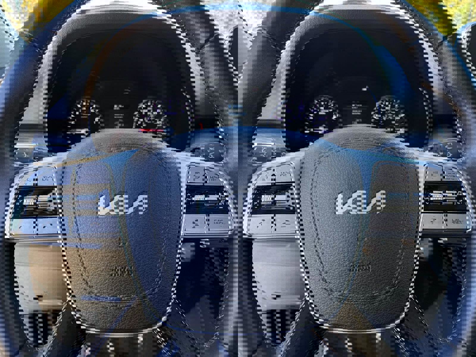 Used 2022 Kia Telluride EX w/ EX Premium Package image 26