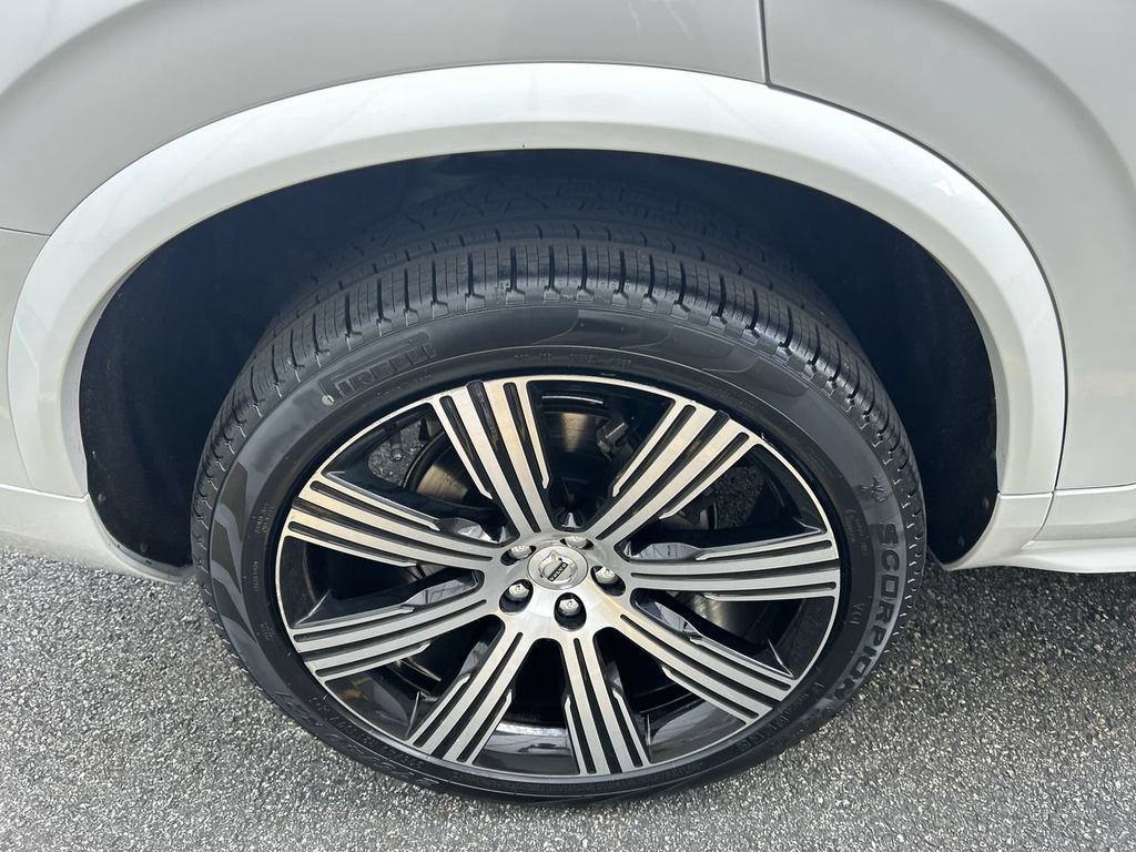Certified 2023 Volvo XC90 B6 Ultimate w/ Protection Package Premier AWD/4WD image 12