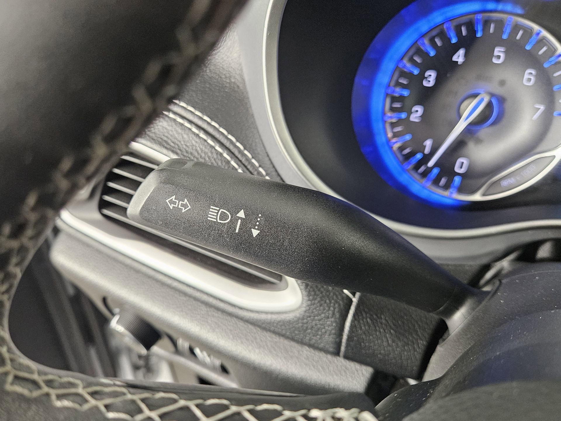 Used 2022 Chrysler Pacifica Touring-L w/ Uconnect Theater Family Group AWD/4WD image 24