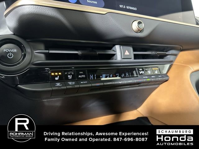 Used 2025 Toyota Crown Signia w/ Advanced Technology Package image 9