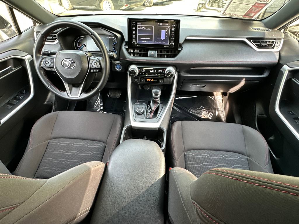 Used 2022 Toyota RAV4 SE w/ Weather & Moonroof Package image 17