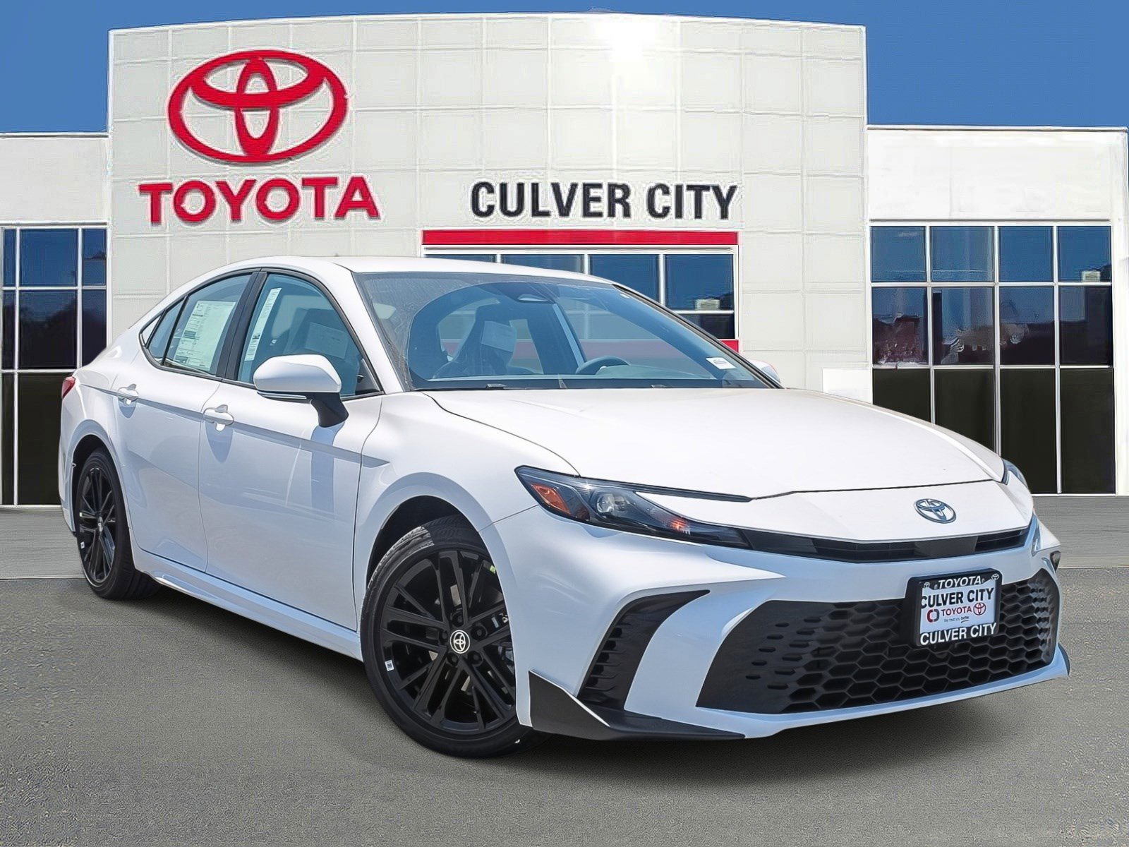 New 2025 Toyota Camry SE