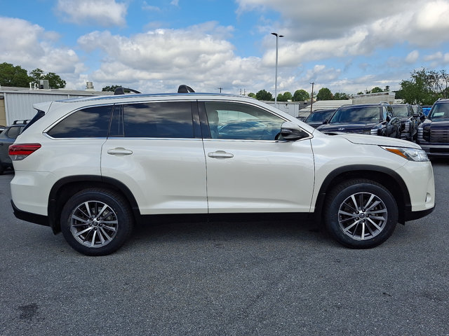 Used 2019 Toyota Highlander XLE AWD/4WD image 7