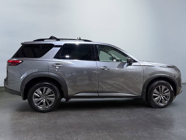 Used 2023 Nissan Pathfinder SV w/ SV Premium Package AWD/4WD image 6