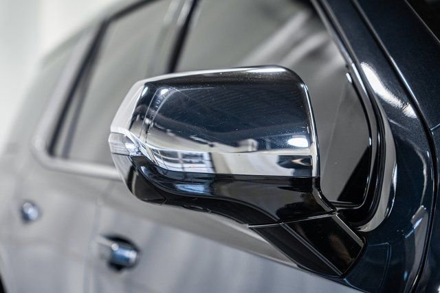 Used 2023 Chevrolet Tahoe Premier image 15