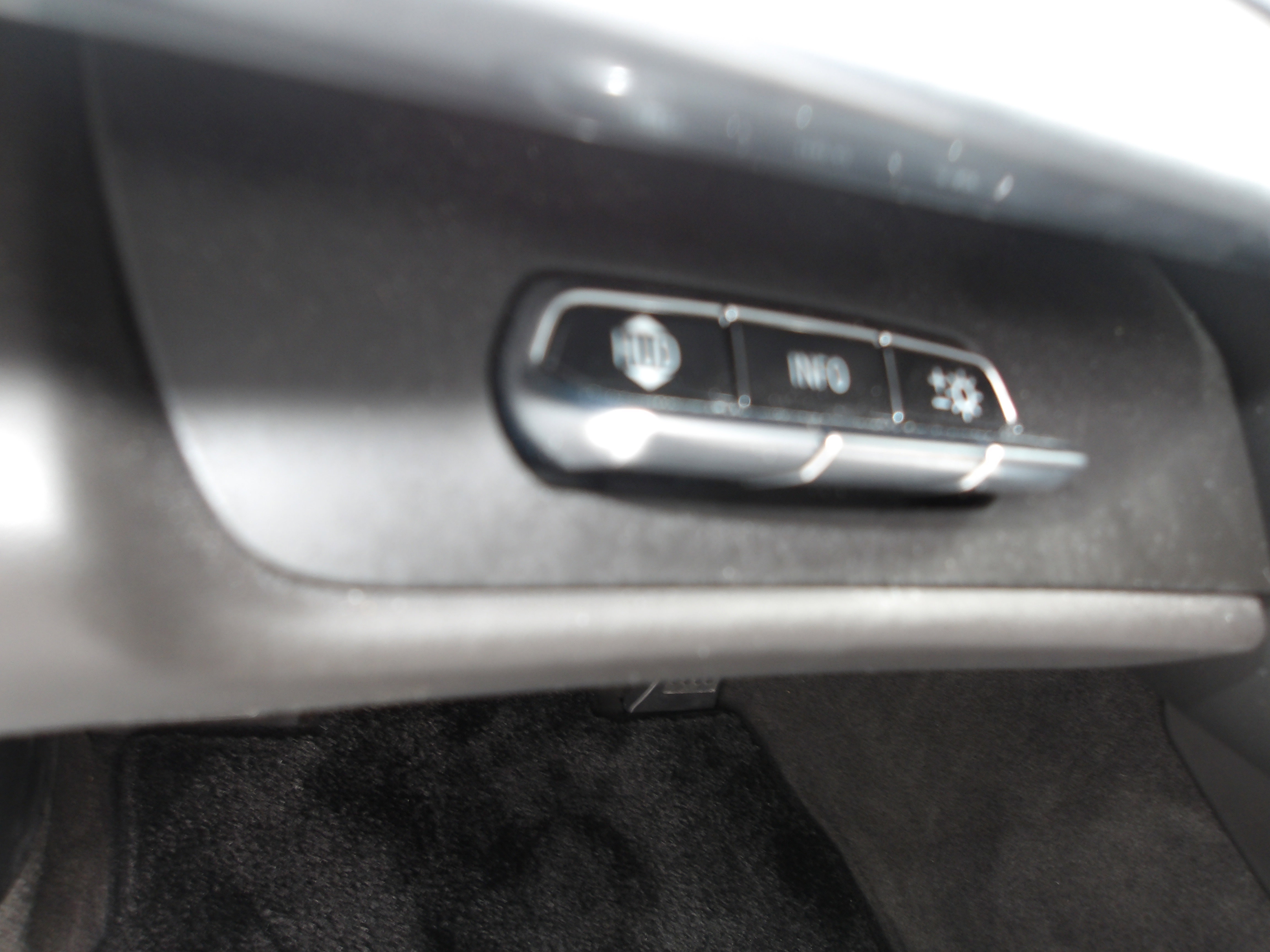 Certified 2022 Chevrolet Corvette Stingray Premium Cpe w/ Z51 Performance Package image 14