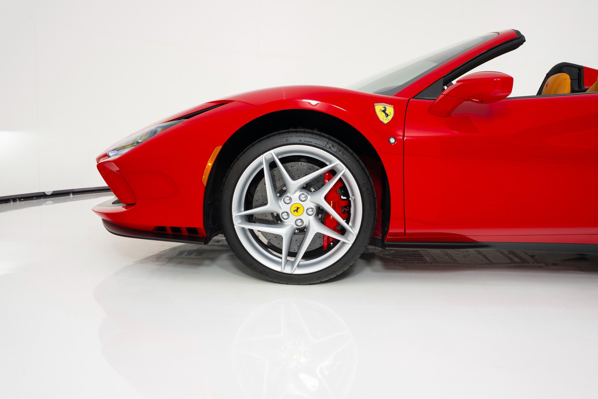 Used 2021 Ferrari F8 Tributo image 12