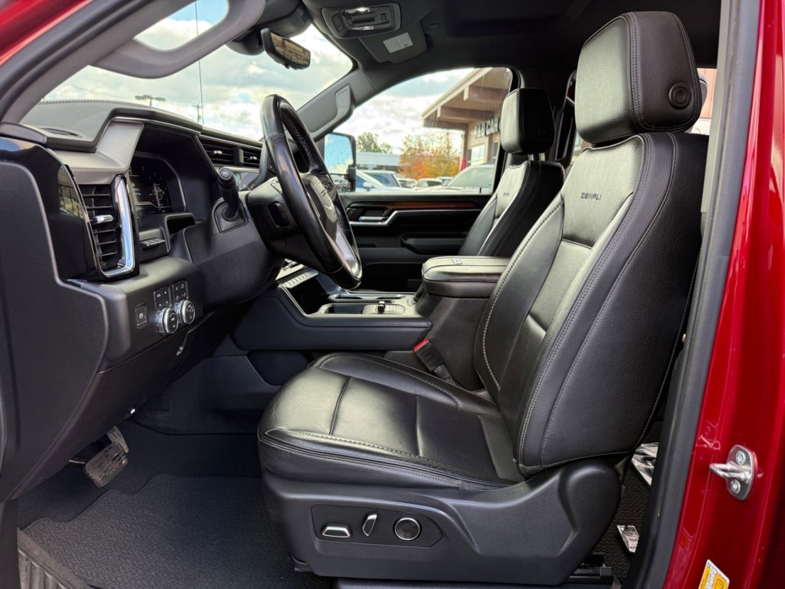 Used 2024 GMC Sierra 3500 Denali w/ Technology Package image 10