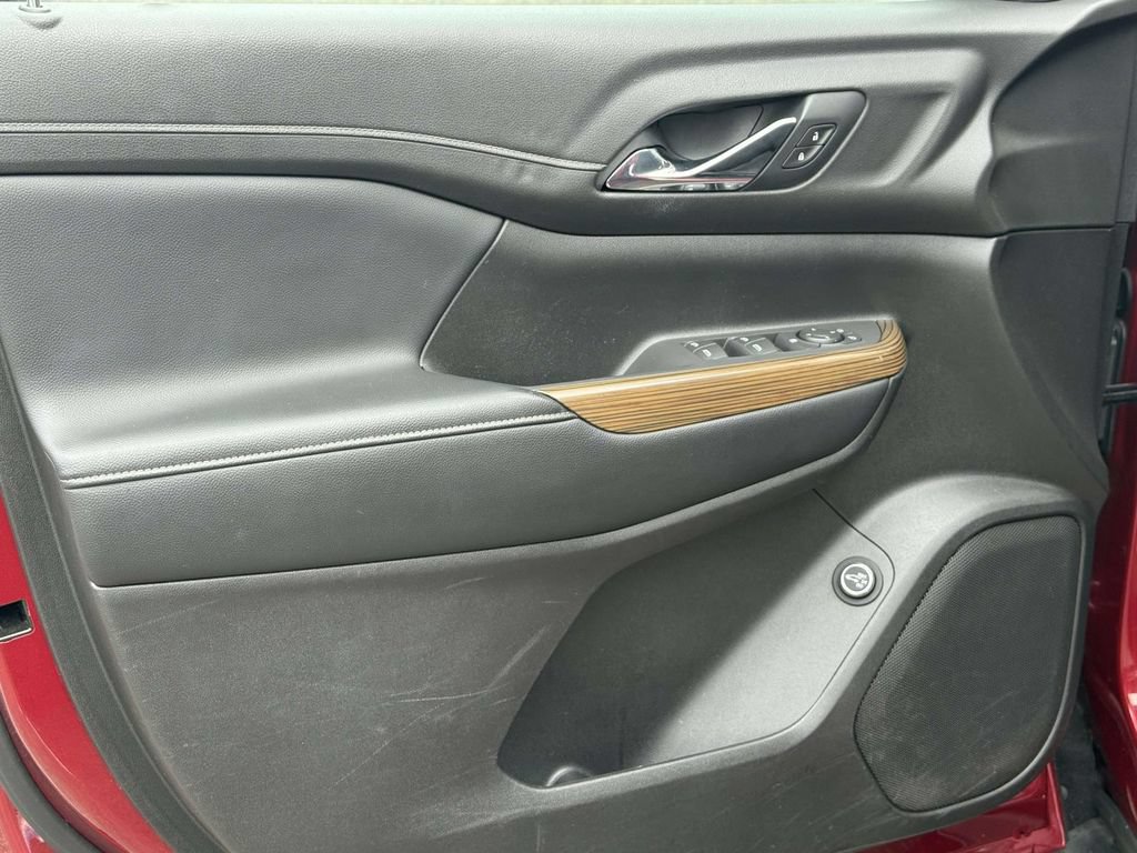 Used 2019 GMC Acadia SLE AWD/4WD image 18
