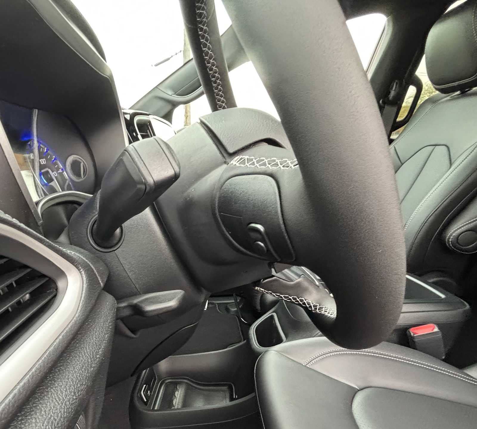 New 2026 Chrysler Pacifica Select FWD image 24