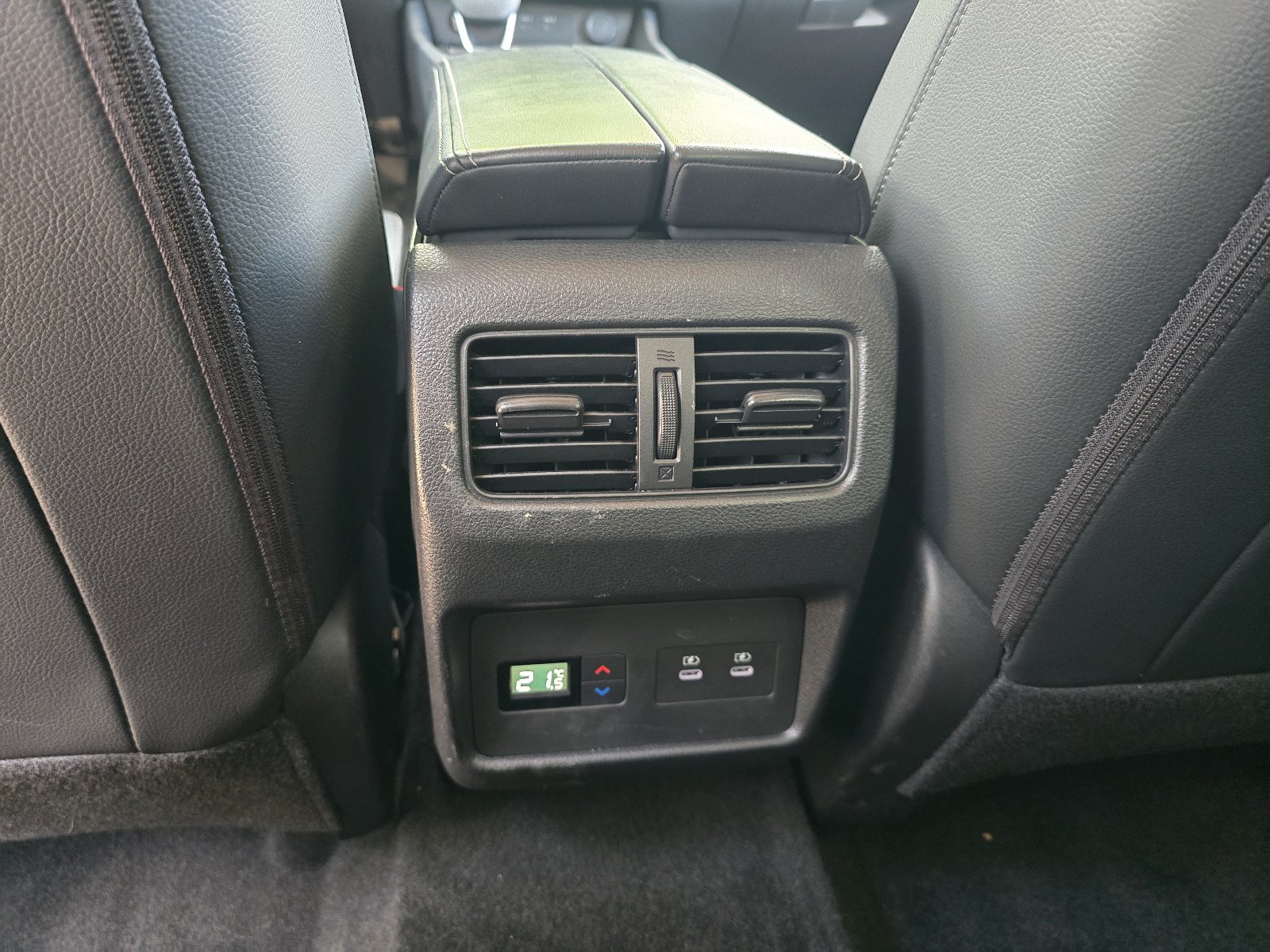 Certified 2025 Nissan Rogue SL w/ Tech Package FWD image 25