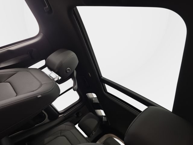 New 2026 Land Rover Defender 110 S AWD/4WD image 20