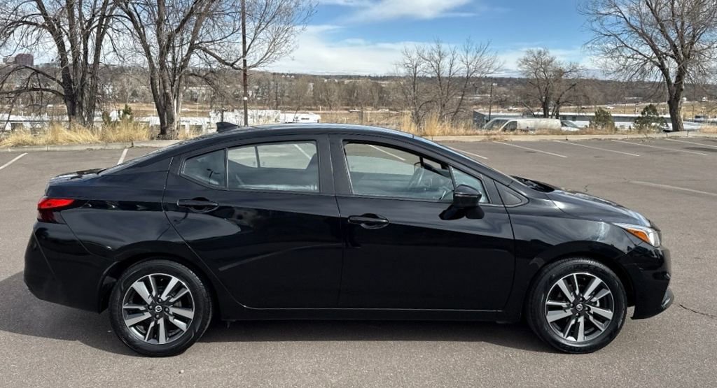 Used 2021 Nissan Versa SV image 8