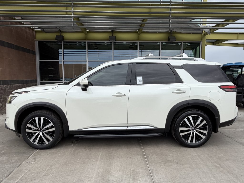 Used 2023 Nissan Pathfinder Platinum image 7