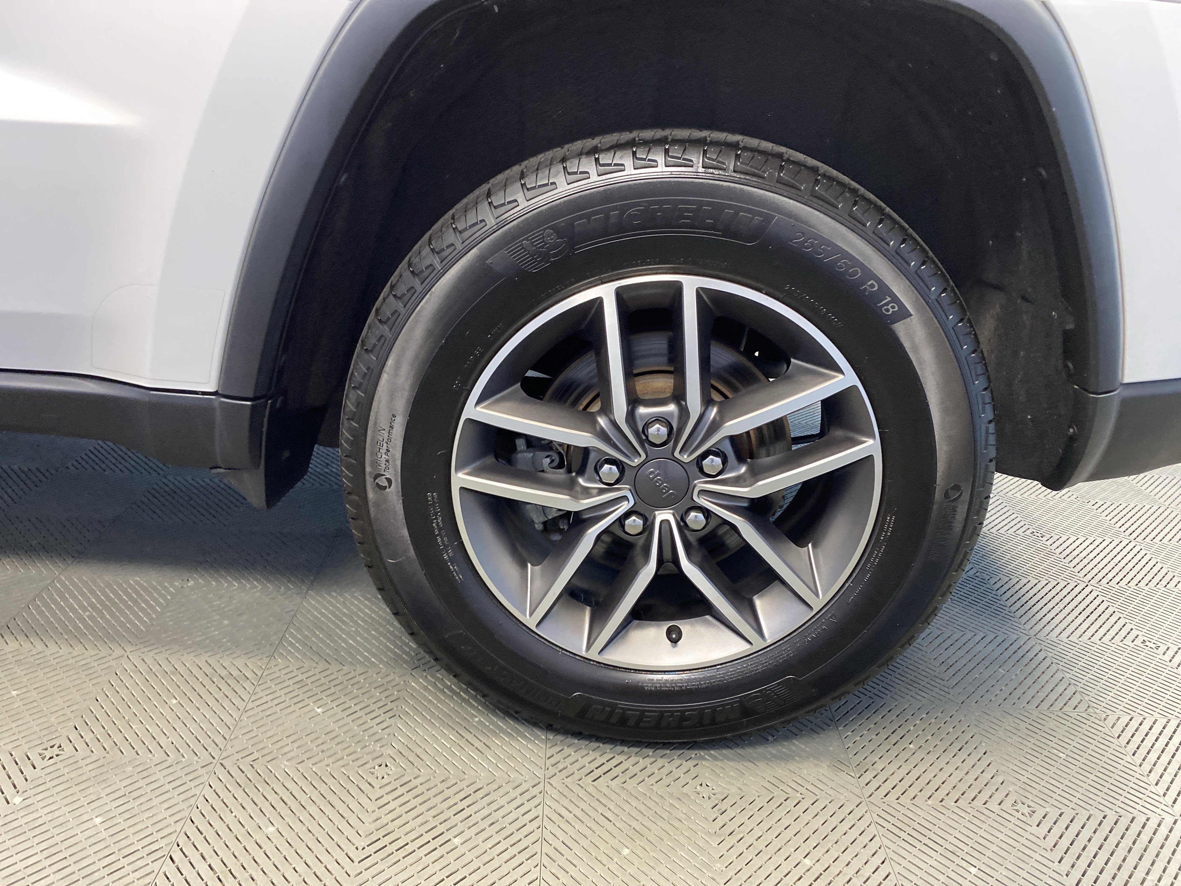 Certified 2022 Jeep Grand Cherokee Limited image 36