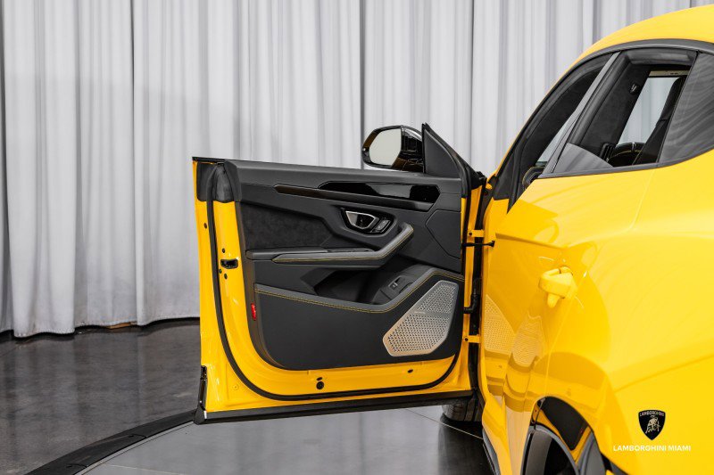 Used 2024 Lamborghini Urus S image 23