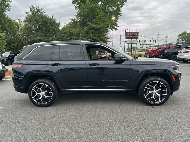 Used 2023 Jeep Grand Cherokee Summit AWD/4WD image 10