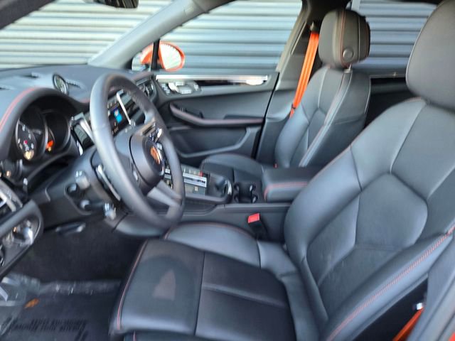 Used 2025 Porsche Macan image 26
