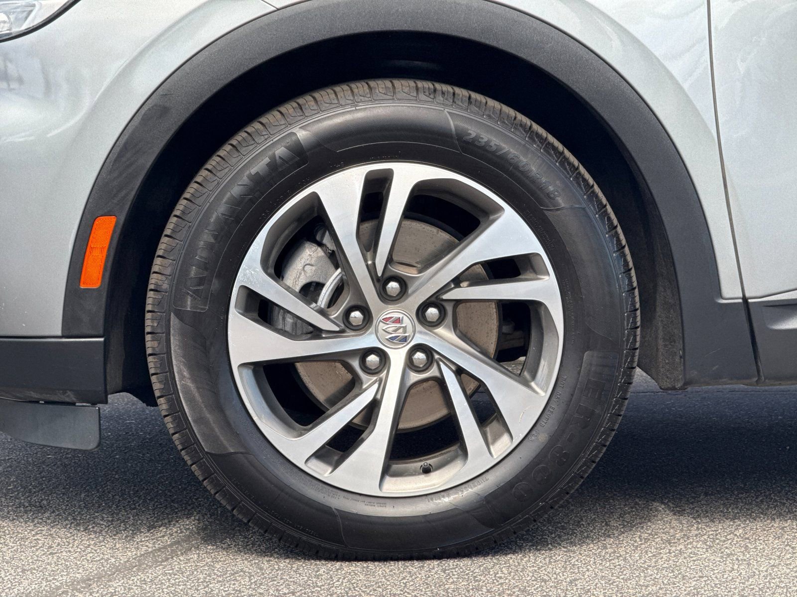 Used 2023 Buick Envision Essence image 24