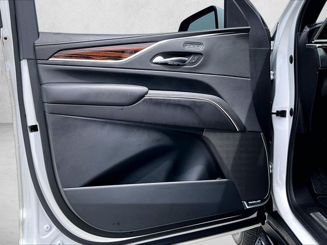 Used 2022 Cadillac Escalade Luxury RWD image 18