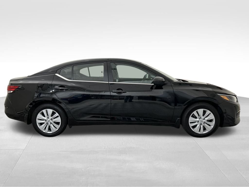 Used 2024 Nissan Sentra S image 7