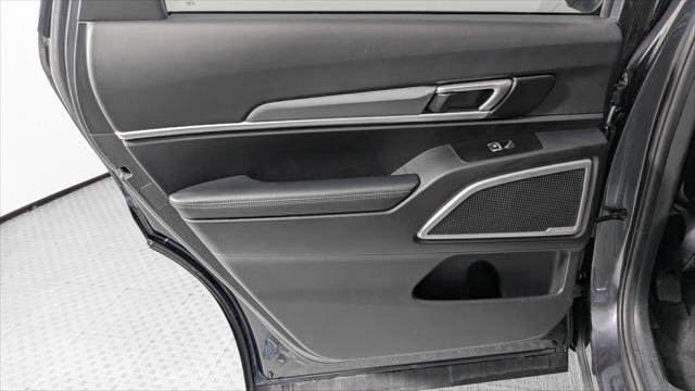 Used 2020 Kia Telluride LX FWD image 16