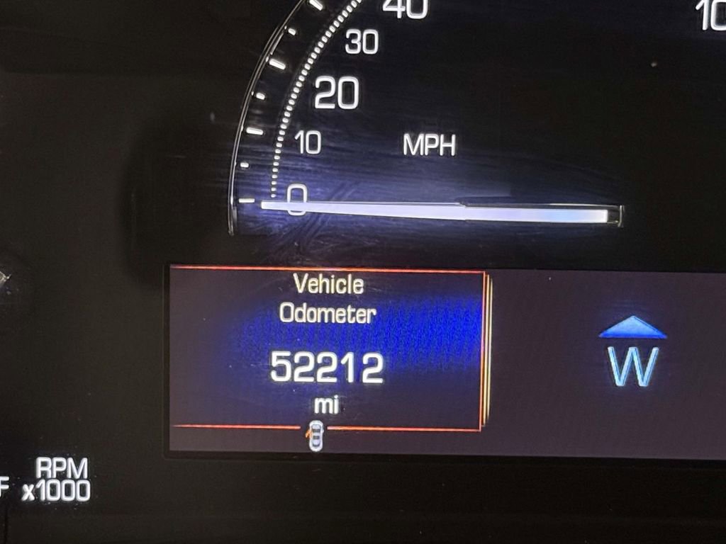 Used 2017 Cadillac XT5 Luxury w/ Driver Awareness Package image 5