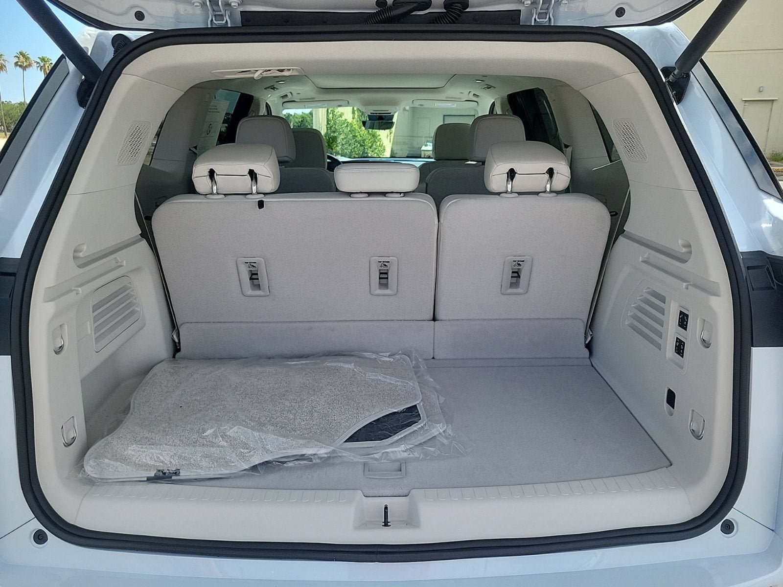 New 2026 Buick Enclave Avenir w/ Super Cruise Package FWD image 7
