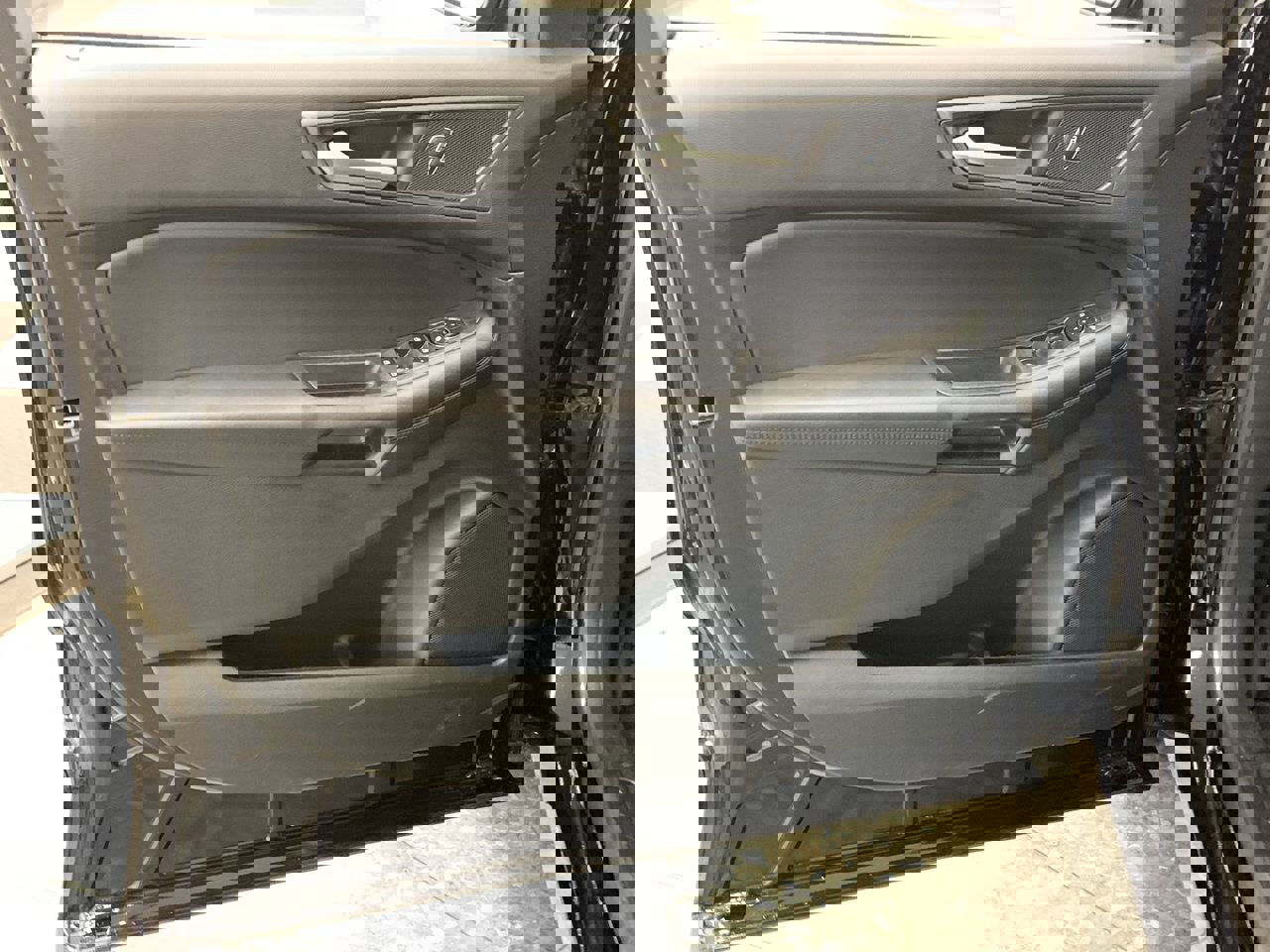 New 2024 Ford Edge SE image 5