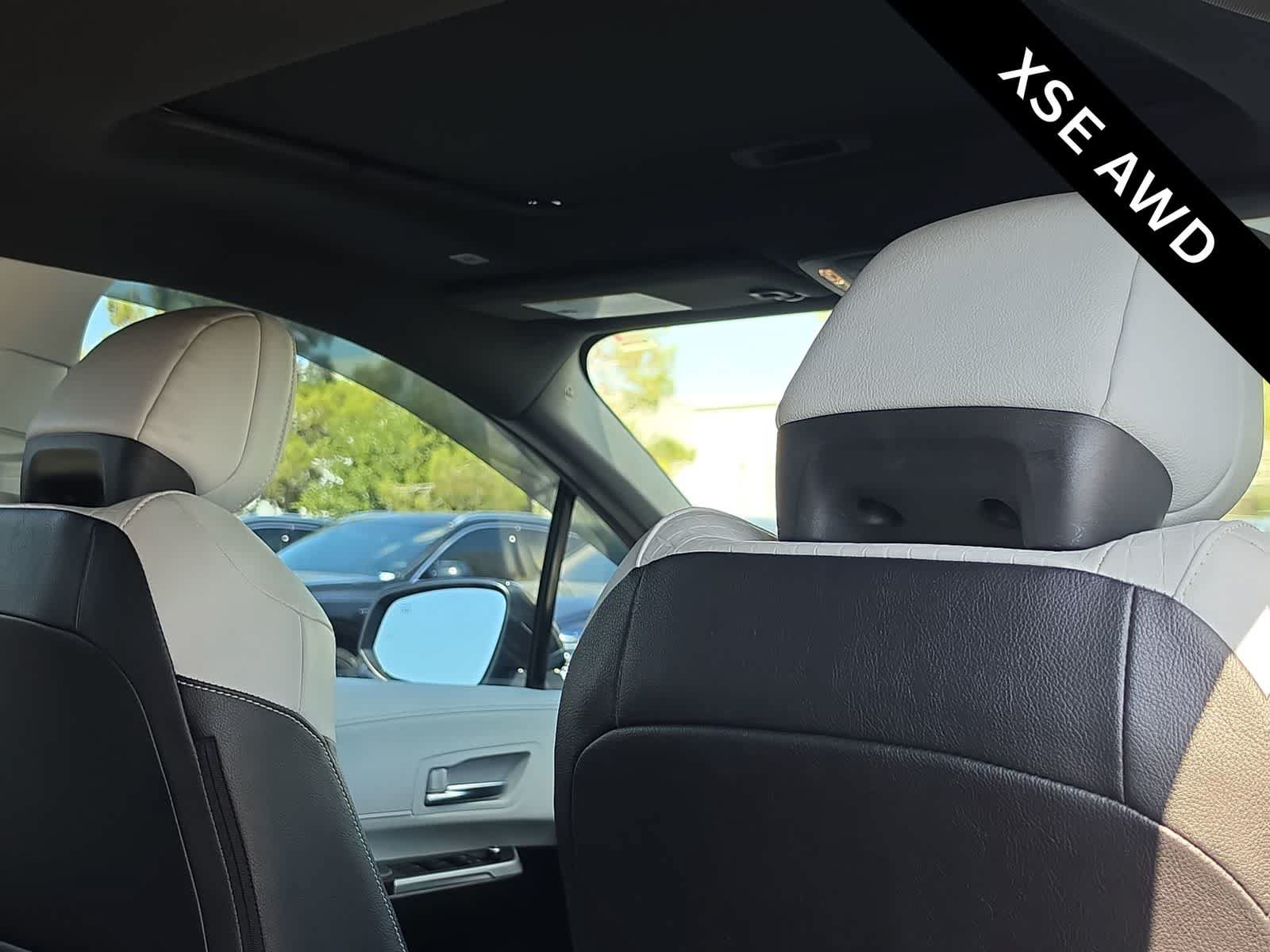 Used 2025 Toyota Sienna XSE AWD/4WD image 16