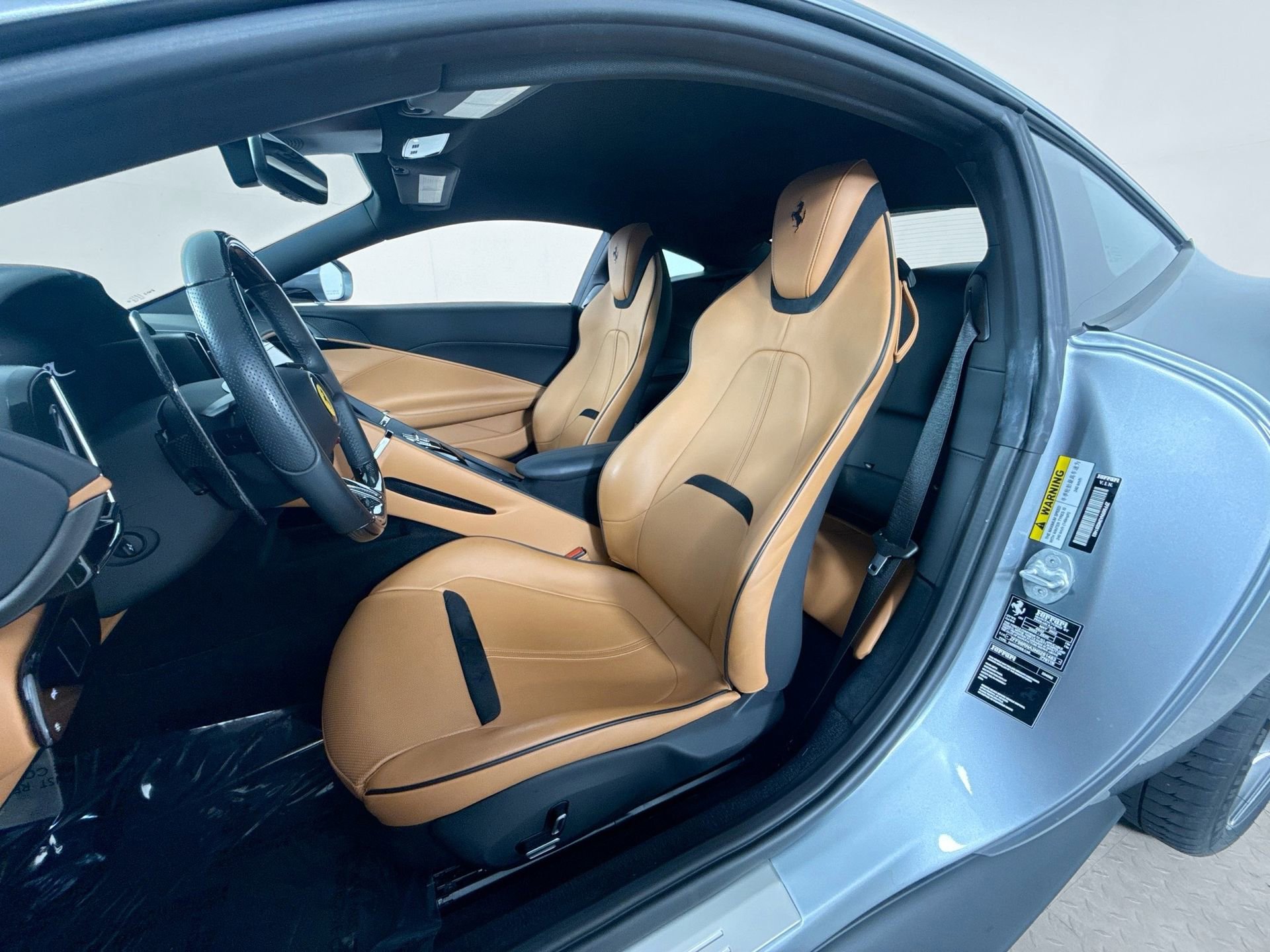 Certified 2022 Ferrari Roma Base image 9