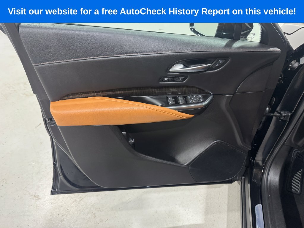 Used 2022 Cadillac XT4 Premium Luxury w/ Enhanced Visibility Package AWD/4WD image 16
