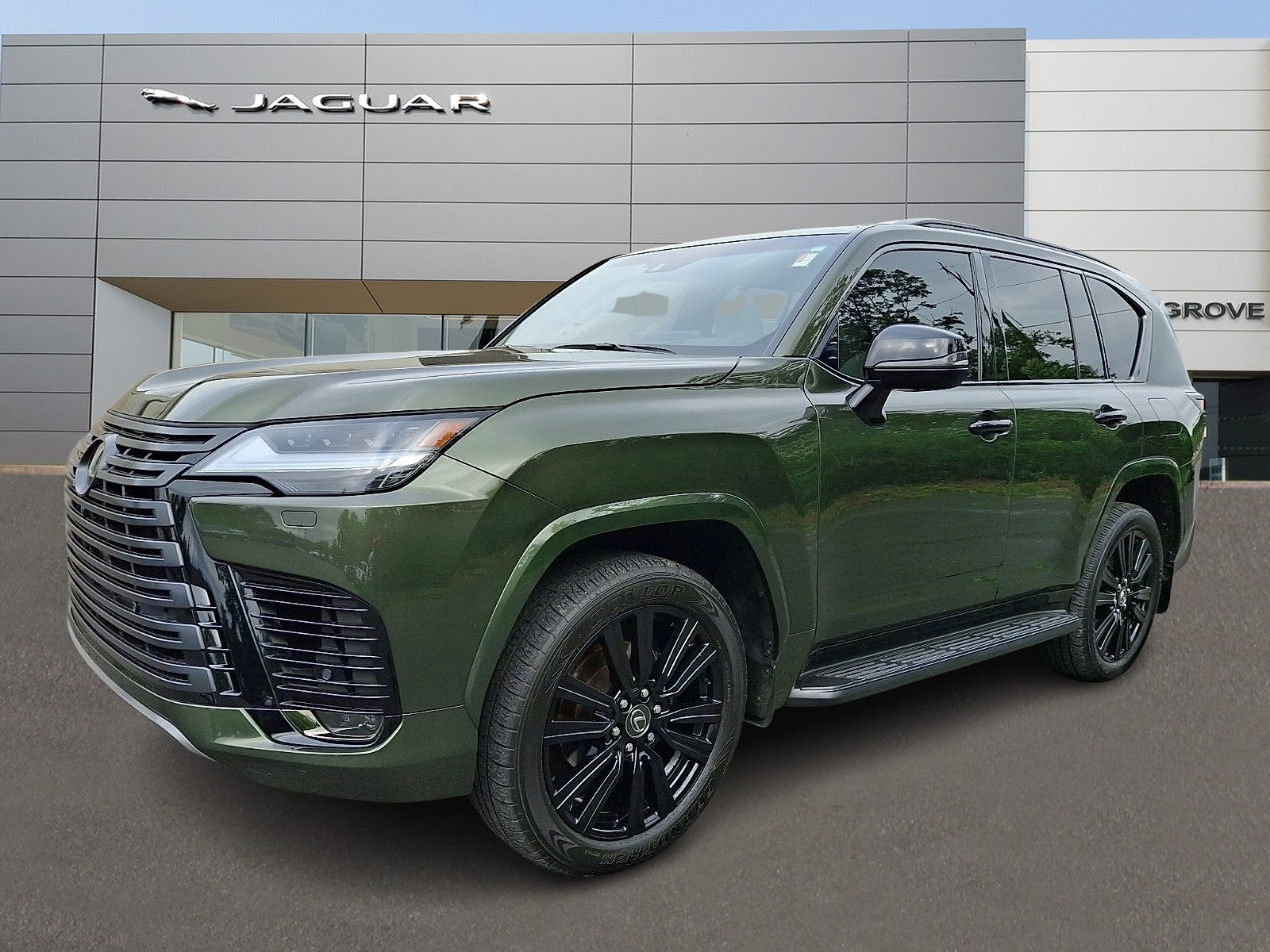 Used 2024 Lexus LX 600 4WD w/ Luxury Package image 1