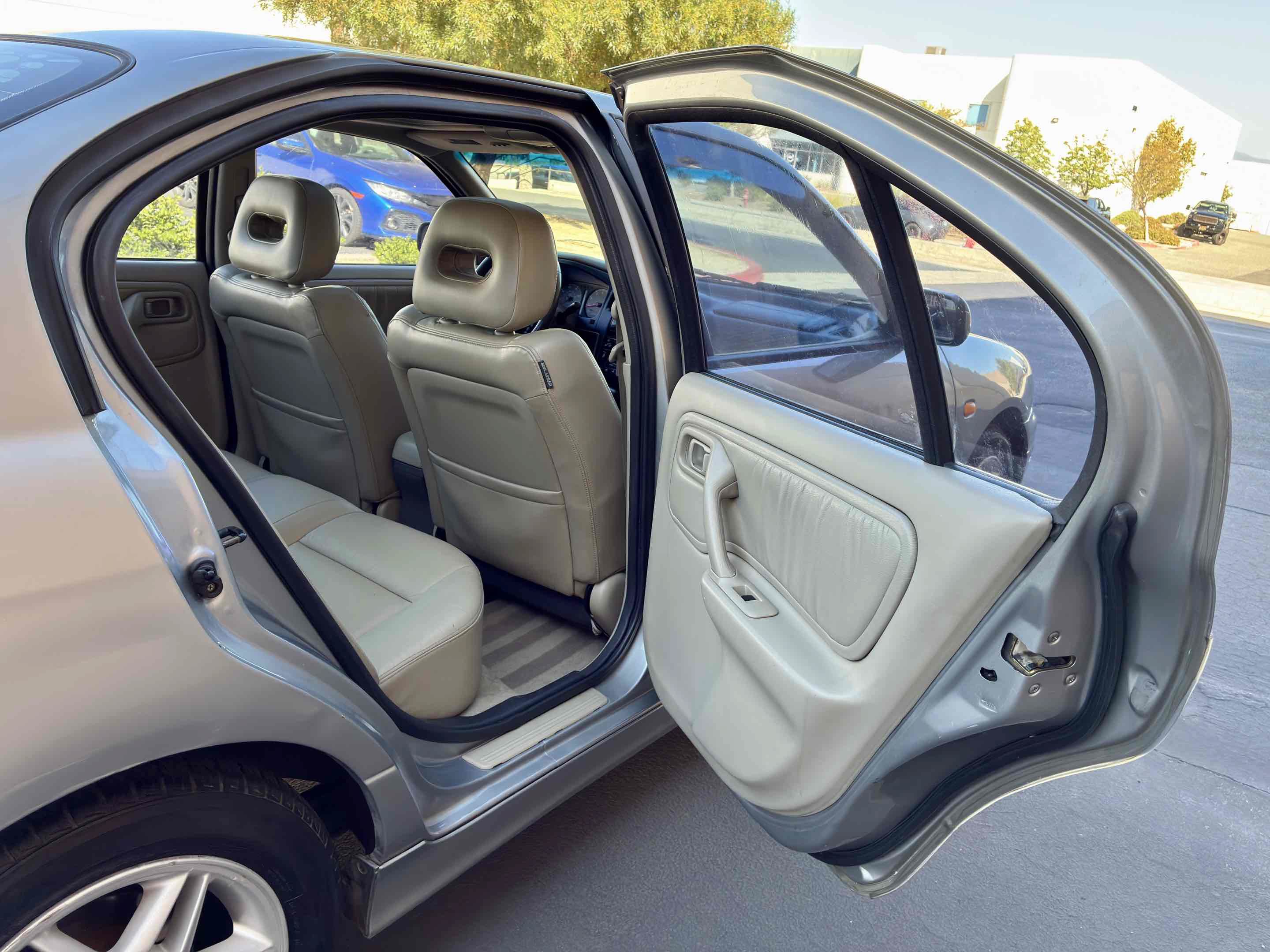 Used 1999 INFINITI G20 FWD image 38